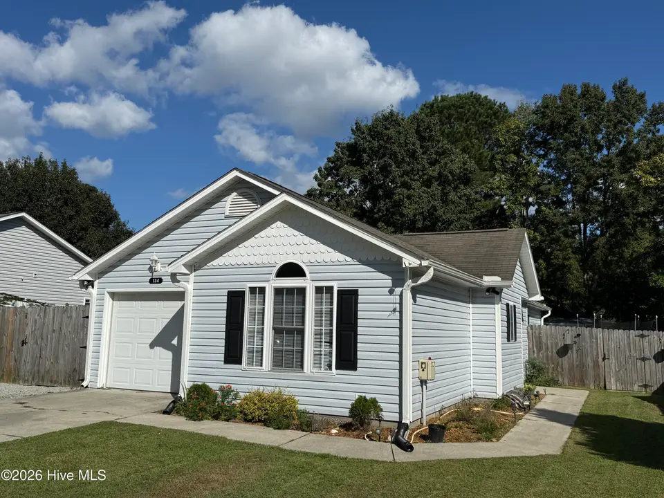 134 Luke Court, New Bern, NC 28560 – photo 1 of 58: IMG_9782