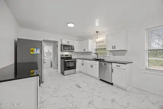 1509 SE Greenville Boulevard, Greenville, NC 27858 – photo 12: Kitchen