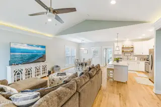 304 E Oak Island Drive, Oak Island, NC 28465 – photo 7: 304 E Oak Island-8