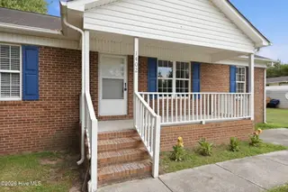 1402 Lockwood Road, Kinston, NC 28501 — 3-bedroom home in Brentwood, Kinston, NC, photo 3 of 37: Front porch
