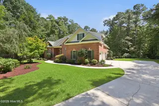 3807 Leaf Court, New Bern, NC 28562 – photo 4: 2-web-or-mls-0C0A2507