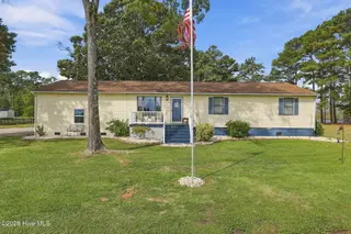 407 Driftwood Drive, Elizabeth City, NC 27909 – photo 4: 4-web-or-mls-004_7X2A4457