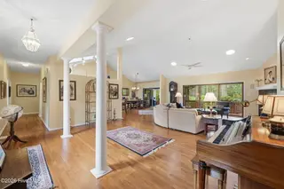 908 Sawgrass Court, New Bern, NC 28560 – photo 4: Open concept