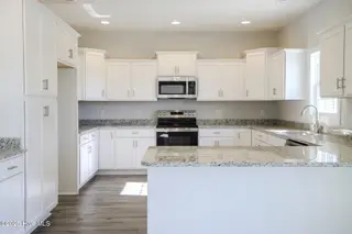 614 Blue Falcon Court, Jacksonville, NC 28546 – photo 10: IMG_3650