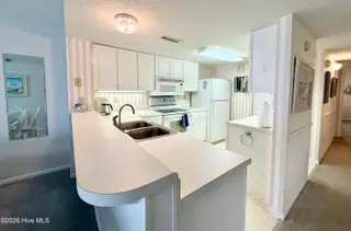 10300 Coast Guard Road D108 Point Emerald Villas, Emerald Isle, NC 28594 – photo 20: Kitchen