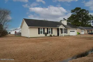 415 Cottonwood Court, Havelock, NC 28532 – photo 4: DSC_3349
