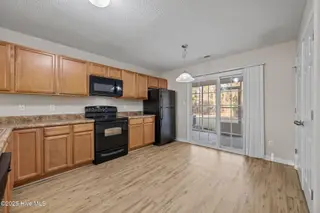 1004 Grandeur Avenue, Jacksonville, NC 28546 – photo 7: 30-web-or-mls-_RAD8288