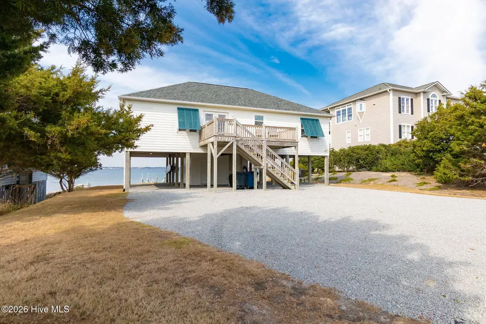 1810 Emerald Drive, Emerald Isle, NC 28594 – photo 1 of 78: 1-web-or-mls-chadwick-visuals-1810-Emera