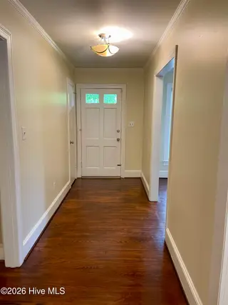 106 W Berkshire Road, Greenville, NC 27858 – photo 12: Foyer/Hall to Front Door