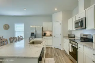 173 N Squires Run Lane, Richlands, NC 28574 – photo 11: 178 N. Squires - Interior - Edited_6