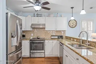 117 Lighthouse Drive, Carolina Beach, NC 28428 – photo 17: 38-web-or-mls-DSC05433