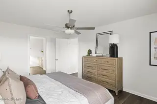 620 S Squires Run Lane, Richlands, NC 28574 – photo 20: Master Bedroom