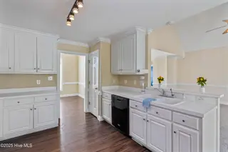 2712 Camille Drive, Winterville, NC 28590 – photo 12: 2712 camille dr-wintervillenc-17