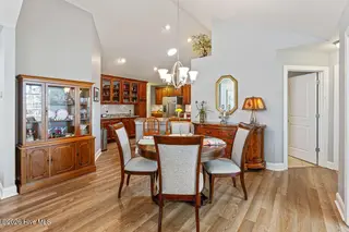 125 W Chelsea Court, Southern Pines, NC 28387 — 3-bedroom condo in Mid South Club, Southern Pines, NC, photo 13 of 45: Dining Room