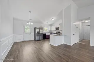 223 Lockwood Court, Hubert, NC 28539 – photo 4: 30-web-or-mls-_RAD6119