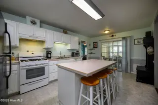 102 Laura Drive, New Bern, NC 28562 – photo 3: Spacious Kitchen with Island