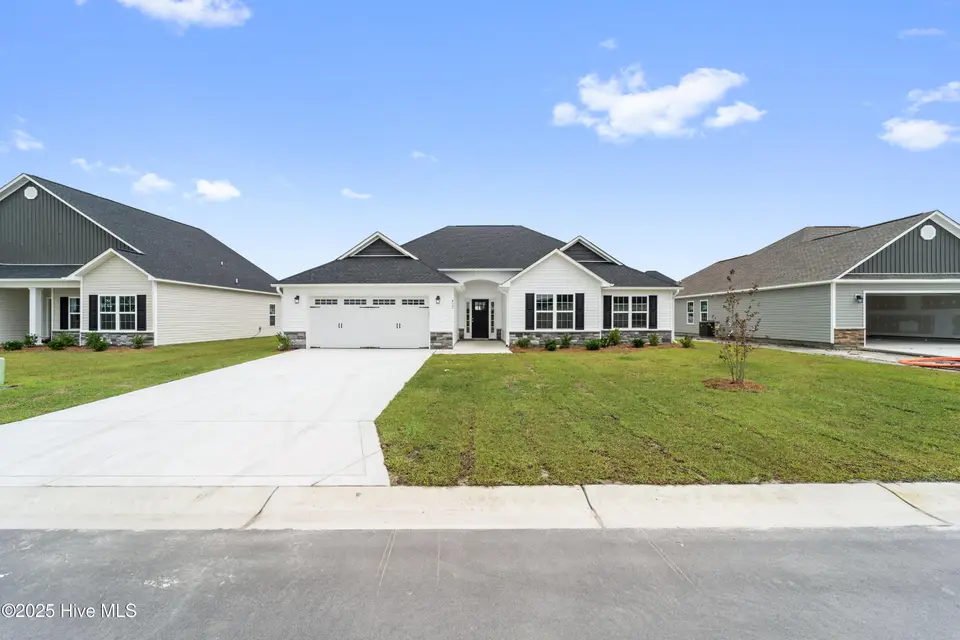 412 Montgomery Drive, Jacksonville, NC 28546 – photo 1 of 35: DSC07324