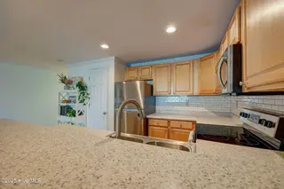 909 Carolina Beach Avenue N Unit 2b, Carolina Beach, NC 28428 – photo 14: 909CarolinaBeachAveNUnit2B(16)