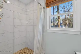 813 Plantation Drive, New Bern, NC 28562 – photo 20: Walk in Shower
