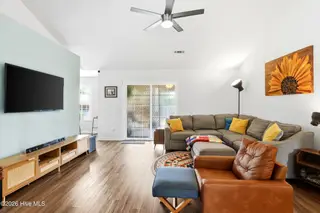 8504 Lakeview Drive, Wilmington, NC 28412 – photo 8: 6_8504_lakeview_dr_006