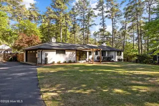 565 S Valley Road, Southern Pines, NC 28387 — 4-bedroom home in Golfcrest, Southern Pines, NC, photo 7 of 64: 3-web-or-mls-IMG_6355