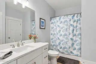 200 Olde Towne Yacht Club Drive Unit 7, Beaufort, NC 28516 – photo 9: 26-web-or-mls-IMG_3028-edit