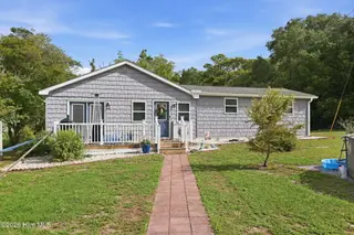 113 N Guthrie Lane, Newport, NC 28570 – photo 1: 113 N Guthrie