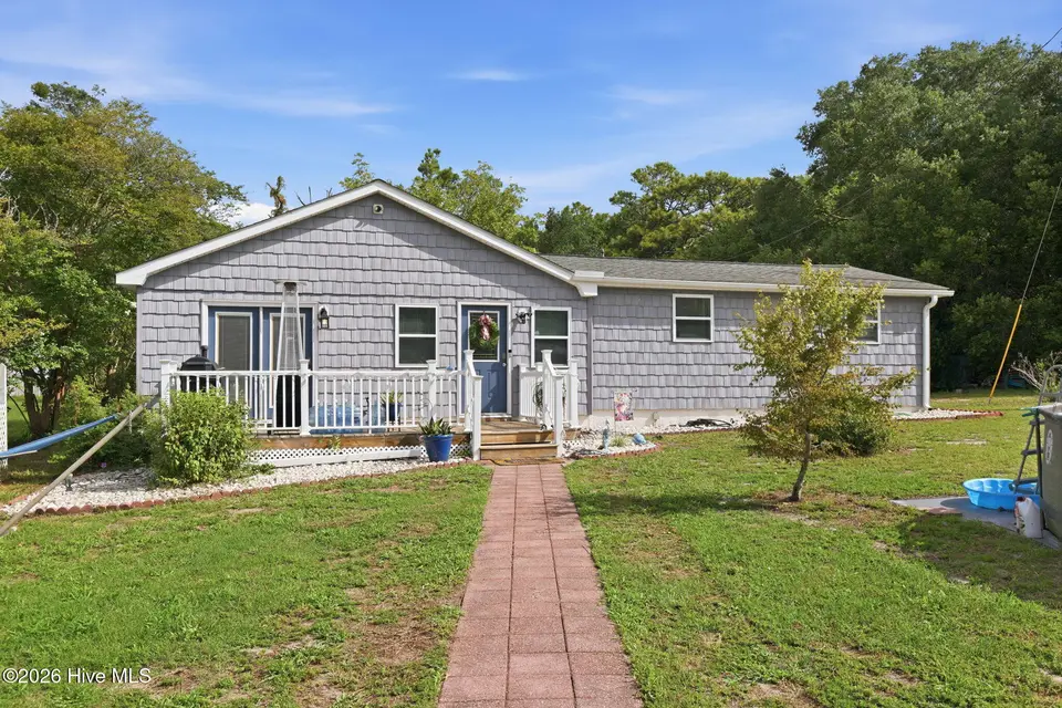 113 N Guthrie Lane, Newport, NC 28570 – photo 1 of 40: 113 N Guthrie