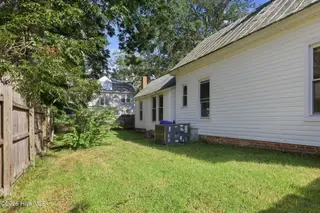 411 Latham Street, Greenville, NC 27834 – photo 10: 48-web-or-mls-IMG_9975_edit