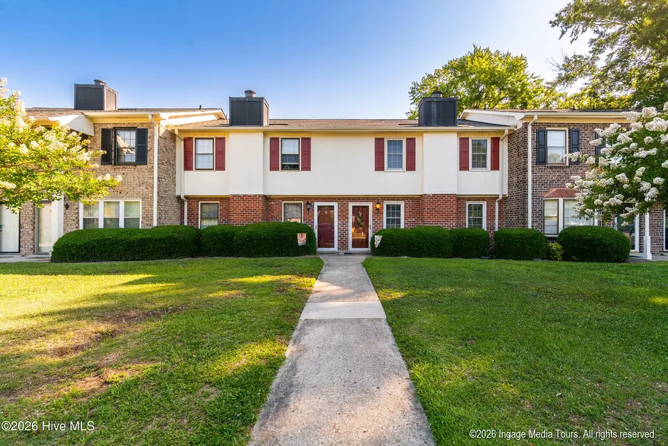 32 Scott Street, Greenville, NC 27858 – photo 1 of 37: Front