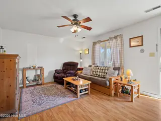 139 Bayberry Road, Newport, NC 28570 – photo 7: Living room