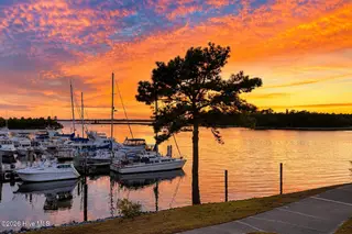 2213 Harbourside Drive, New Bern, NC 28560 – photo 2: Sunset View/No Filter