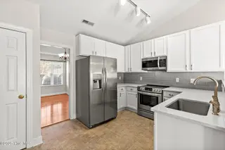 4024 Rounding Bend Lane, Wilmington, NC 28412 – photo 8: RoundingBend4024-4kitShaneL33A0154-CR2