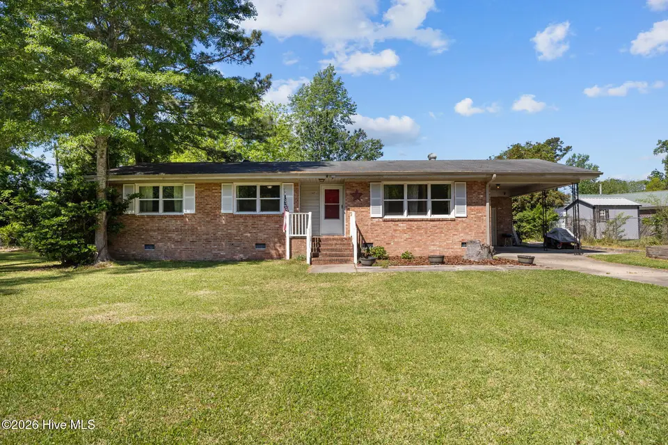 119 Jupiter Trail, Jacksonville, NC 28546 – photo 1 of 22: Front of Home
