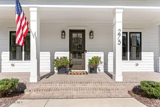 275 Hollycrest Drive, Pinehurst, NC 28374 — 5-bedroom home in Hollycrest, Pinehurst, NC, photo 2 of 42: Front Porch