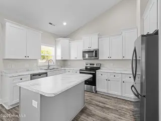 202 Pembury Way, Richlands, NC 28574 – photo 17: 025a8674