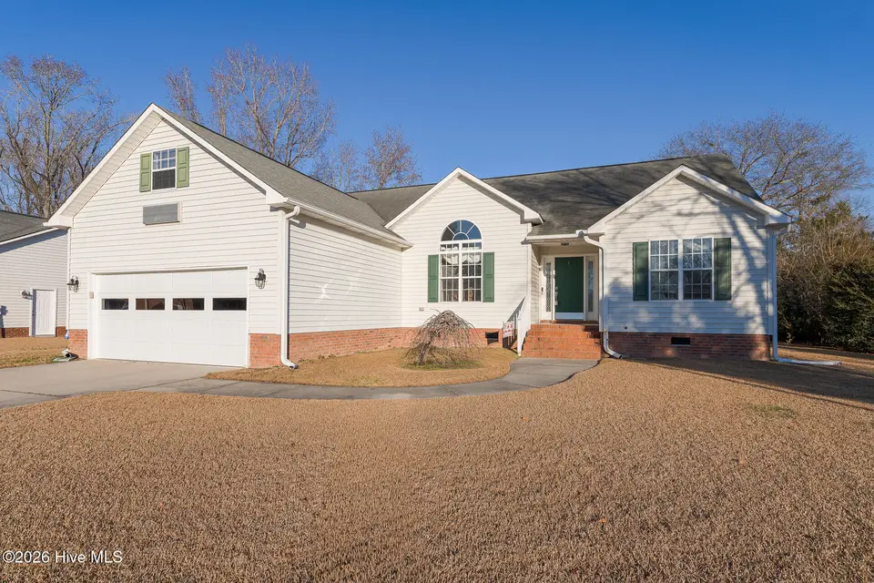 208 Eighth Street, New Bern, NC 28560 — 3-bedroom home in Trolley Run, New Bern, NC, photo 1 of 61: 208 Eighth Street