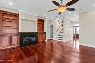 8222 Lakeview Drive, Wilmington, NC 28412 – photo 4: 25_living room