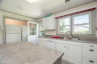 123 Crescent Drive, Beaufort, NC 28516 – photo 12: Kitchen