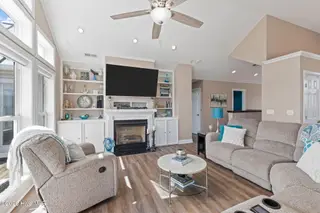 2009 Emerald Drive, Emerald Isle, NC 28594 – photo 6: Living Area