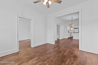 609 N 10th Street, Wilmington, NC 28401 — 4-bedroom home in Brooklyn, Wilmington, NC, photo 5 of 34: Living Room (5)