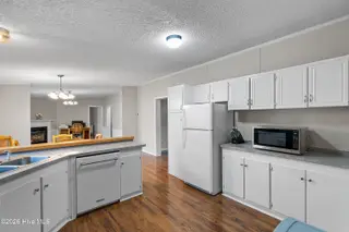 1109 Nautical Lane SW, Calabash, NC 28467 — 4-bedroom manufactured home in Village At Calabash, Calabash, NC, photo 9 of 34: Kitchen