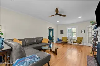 418 Forest Hills Drive, Wilmington, NC 28403 – photo 7: living room