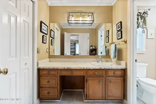 3232 Grey Leaf Drive, Wilmington, NC 28409 — 4-bedroom home in Woodberry Forest, Wilmington, NC, photo 23 of 51: 3232 Grey Leaf prim bath