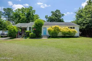 602 Seminole Trail, Jacksonville, NC 28540 – photo 1: Front of House