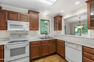 3805 Appleton Way, Wilmington, NC 28412 – photo 8: Appleton3805-4kitShaneL33A3303-CR2