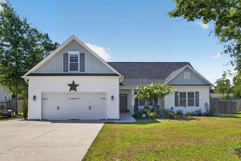 217 Bronze Drive, Rocky Point, NC 28457 — 3-bedroom home in The Knolls at Turkey Creek, Rocky Point, NC, photo 1 of 63: 217BronzeDrive-2