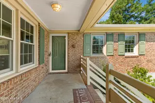 109 Pleasant Drive, Beaufort, NC 28516 – photo 3: Covered front porch