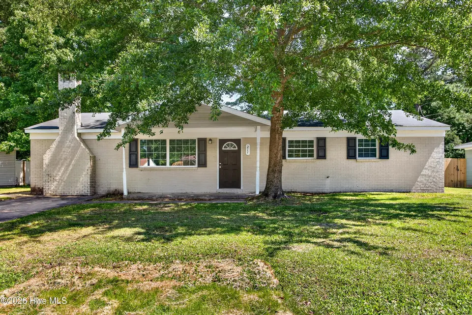211 Ramsey Drive, Jacksonville, NC 28540 – photo 1 of 30: 01-1