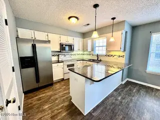 2928 Mulberry Lane A, Greenville, NC 27858 – photo 16: Granite Kitchen Countertops, Tile Backsp